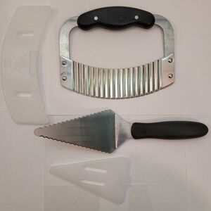 Pampered Chef Crinkle Cutter and Serrated Pie Server Set Black Stainless Steel